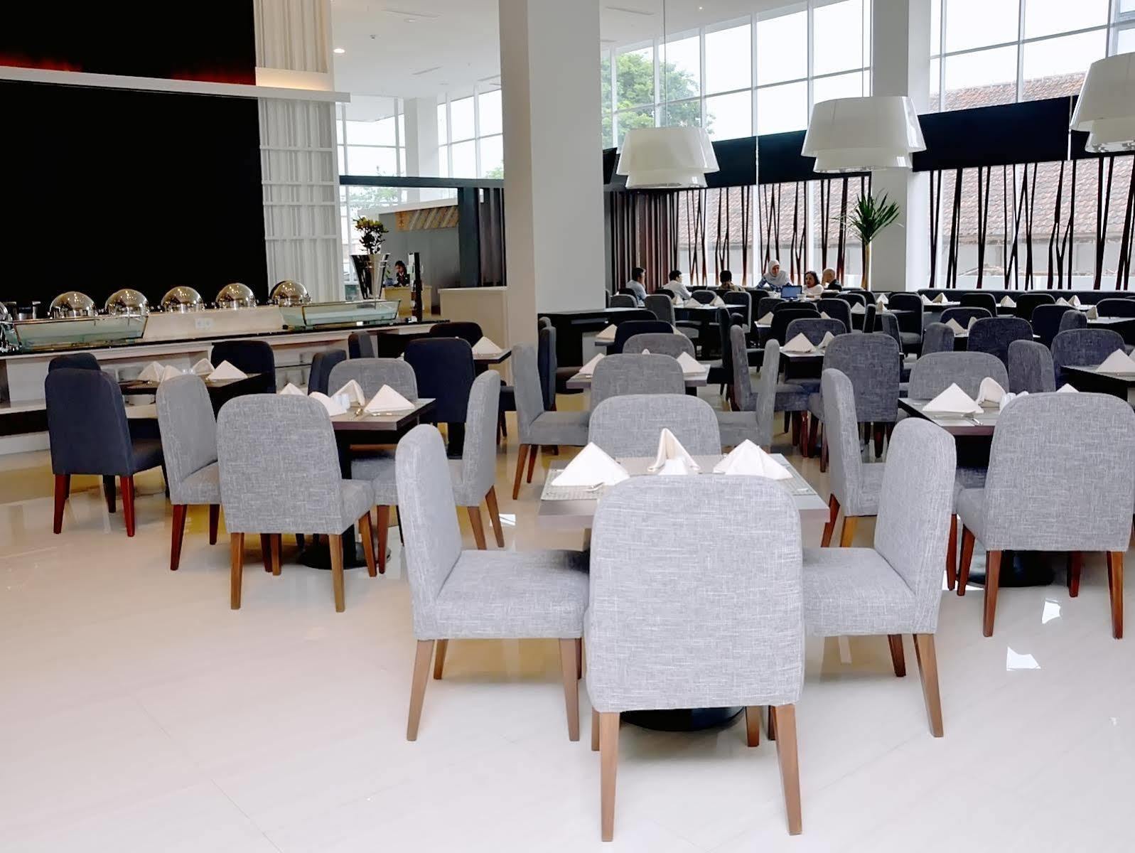 Hotel Santika Pekalongan Εξωτερικό φωτογραφία